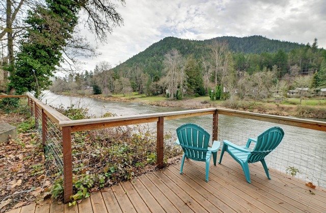 Spacious Grants Pass Home w/Hot Tub & River Views