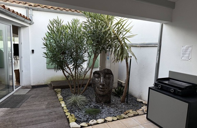 Spacious house 200m from the beach with air conditioning and balneotherapy