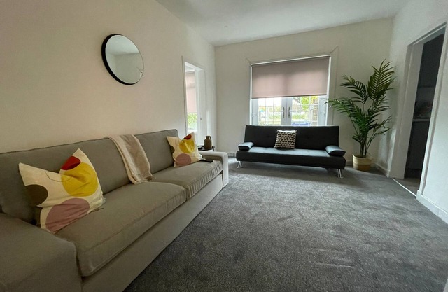 Spacious House in Glasgow