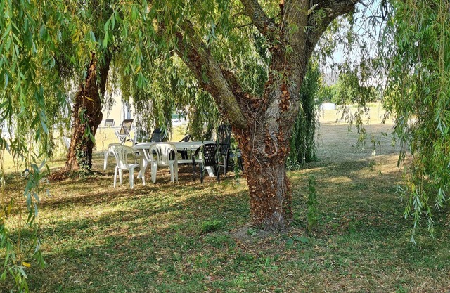 Spacious house with garden a few steps from the beach