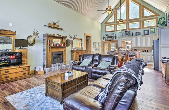 Spacious Lineville Home w/ Deck + Mtn Views!