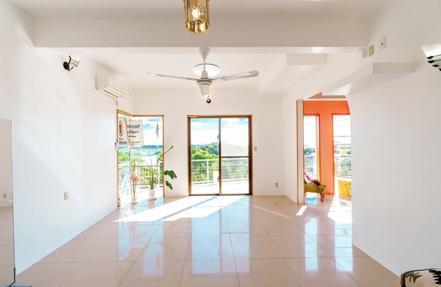 Spacious living room/balcony/rooftop