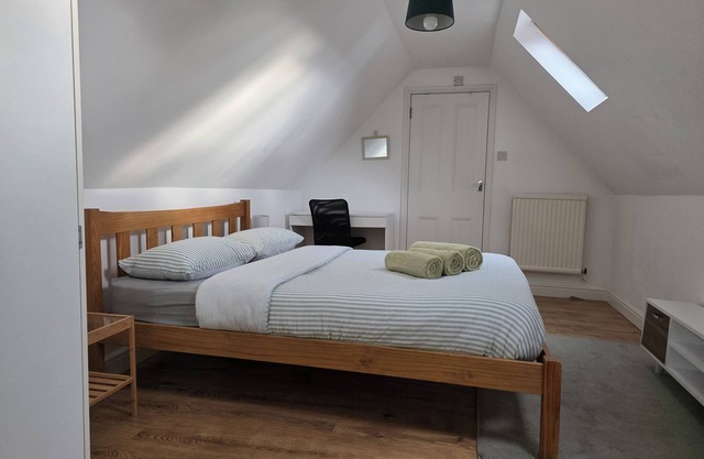 Spacious, Modern 1 bed Flat - Close proximity to the Hospital, Uni & Town Center