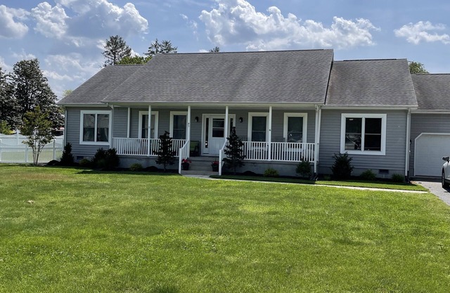 Spacious Oasis in Lewes minutes from the Beach, State Park, and Trail