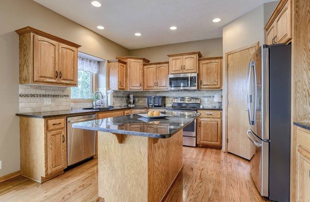 Spacious Pool House with tons of amenities!