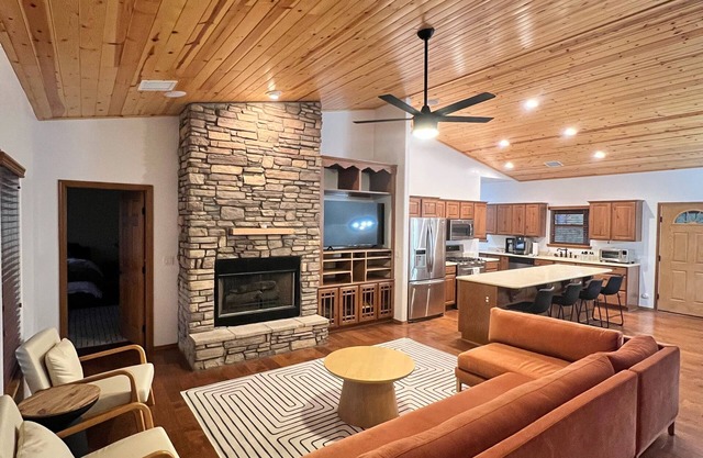 Spacious retreat in the Pines