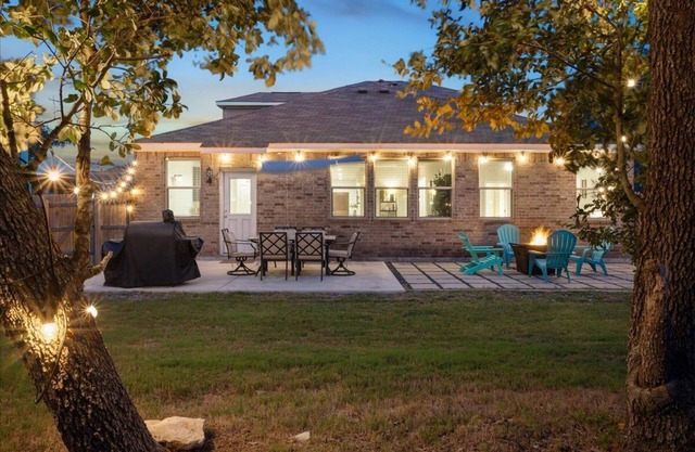 Spacious San Marcos Retreat w/Fire Pit, Pool Table & Near TXST + Outlet Mall