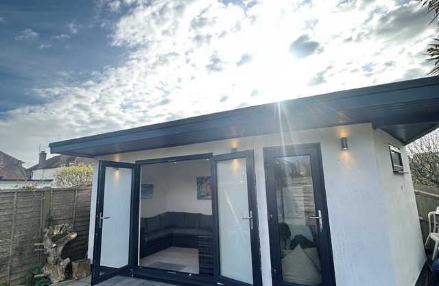 Spacious Seaside home with hot tub sleeps 10