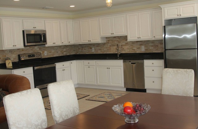 Spacious, Updated, 2 Bedroom, 2 Bathroom Home Beside NY and Ida Lewis Yacht Club