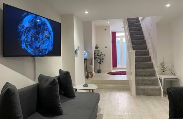 Spacious1BR-6Guests-WalkToShops-FastWiFi