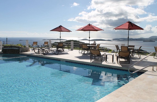 Spectacular 2 BR/2.5 BA Townhome Villa w/Pool and Awesome Ocean Views!