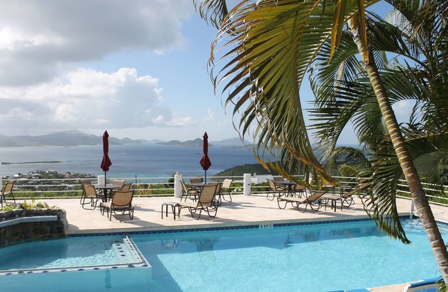 Spectacular 2 BR/2.5 BA Townhome Villa w/Pool and Awesome Ocean Views!