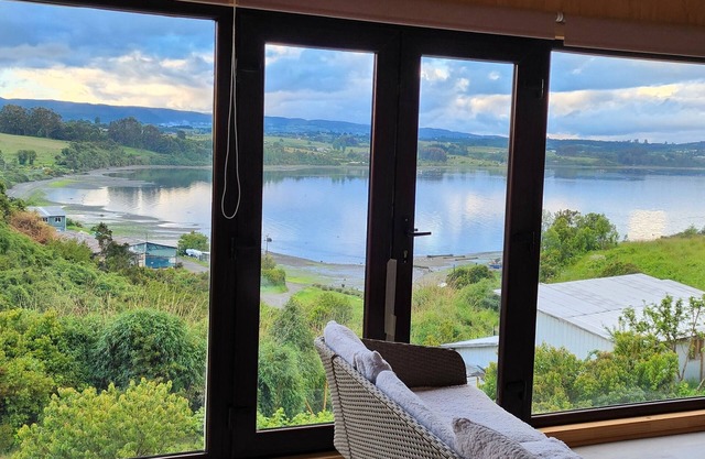 Spectacular house overlooking the sea, come and relax, it is cozy and bright.