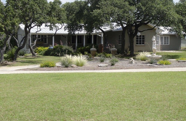 Spectacular Lake Travis Luxury Property Minutes from Downtown and the Arboretum