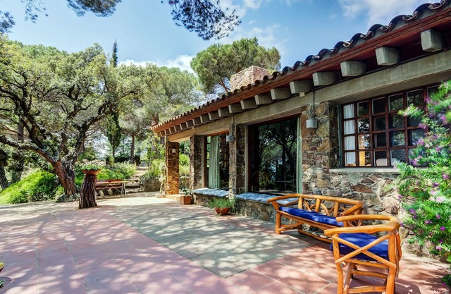 Spectacular stone house with sea and mountain views