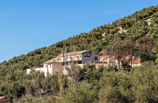 Spend a relaxing family vacation in this vacation home in a beautiful rural location.