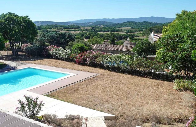 Spend a wonderful vacation in this beautiful vacation home with private pool!
