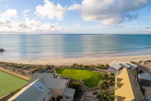 Splash by the Sea - Waterfront Accommodation