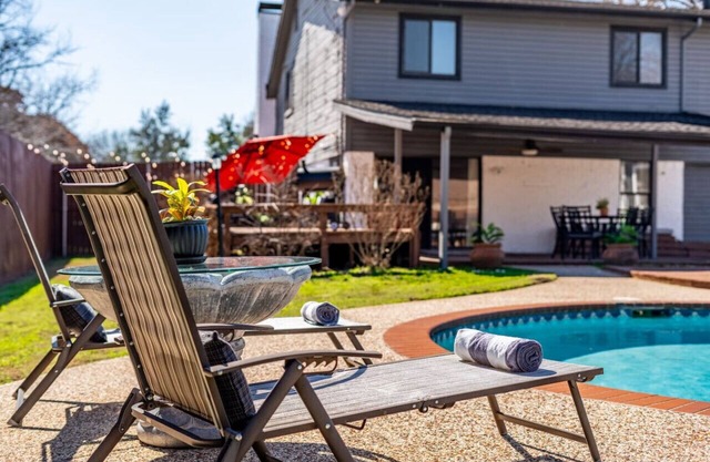 Splash & Play Pool House: Gameroom, Firepit, Grill