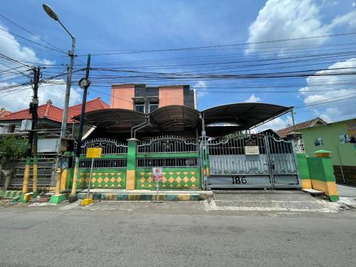 SPOT ON 93644 Sederhana Homestay