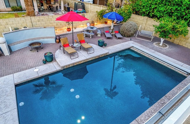 Spring Training! Amenities Galore! Heated Pool, Game Room, Putting Green