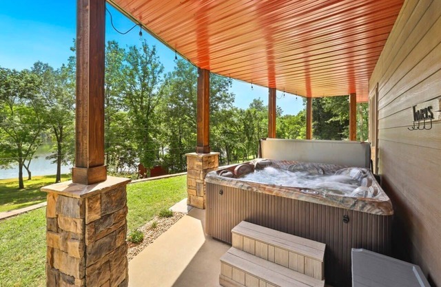 Springdale Lake Home | Perfect for Groups