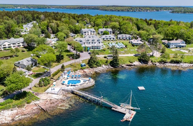 Spruce Point Inn Resort and Spa