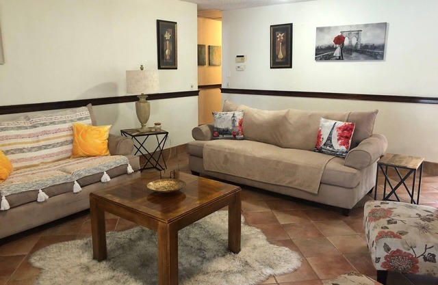 St. Augustine 4 bed/2 bath sleeps 8, pool. Great for families and nature lovers.