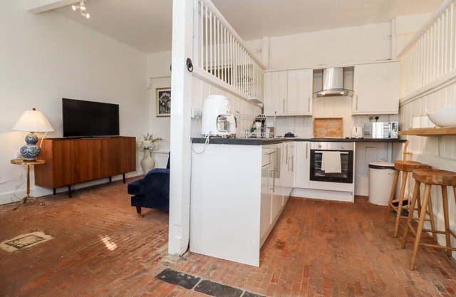 STABLE, pet friendly, character holiday cottage in Blandford Forum