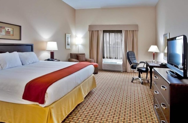 Standard Room Near Cube Smart Self Storage ORL
