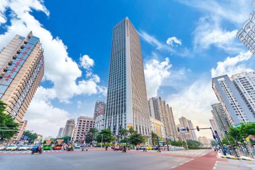 STAR STAGE International Apartment Hotel - 1min to Line2 & Line8 ChangGang STN-Free private car delivery to Canton Fair from Otc 15th to Nov 4th