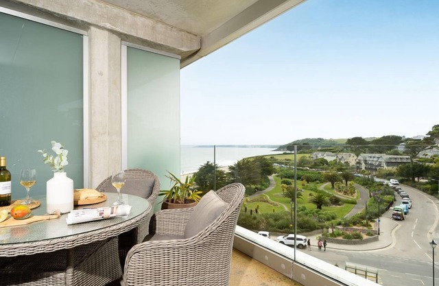 Starboard is a one bedroom apartment with high spec, modern and stylish interior
