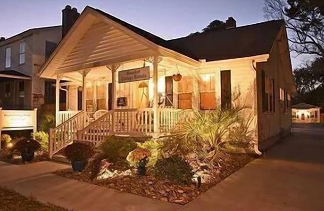 Starfish DOG-FRiENDLY in the Historic District