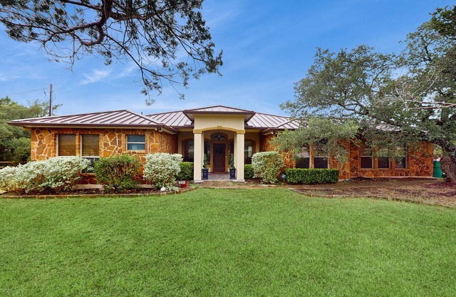 Stargazers' dream home on 1.5 acres w/telescope-near wineries-Dogs ok