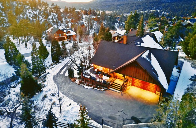 Starlight Chalet 4b4b, Mins to Slopes,Game Rm,EV charger,Luxury new home