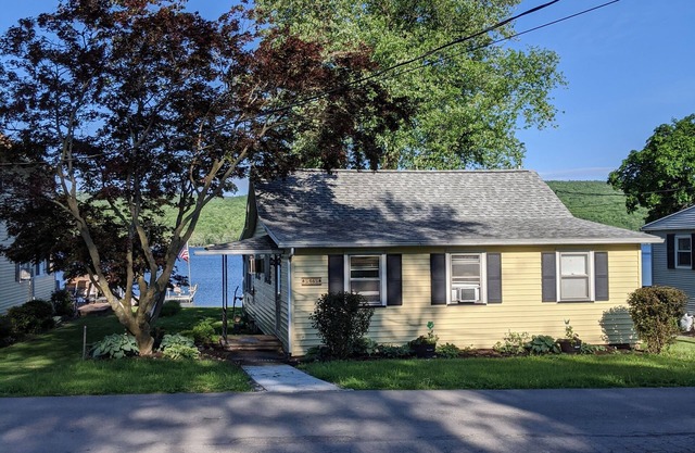 Stay awhile cottage is here for your relaxation and fun.
