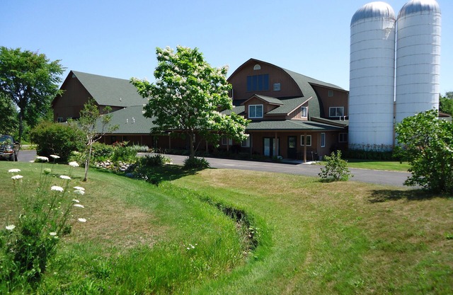 Stay in the heart of Leelanau county wine tasting region. Views to Traverse Bay