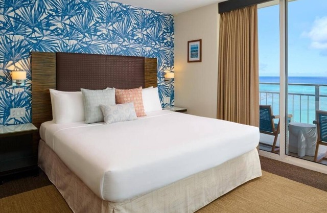 Stay on the Beach | Direct Ocean Access | Walk to Local Favorites