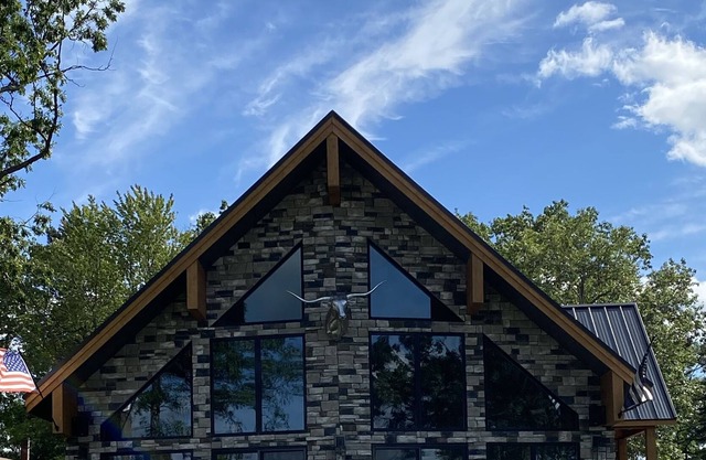 Stay on the beautiful Houghton Lake