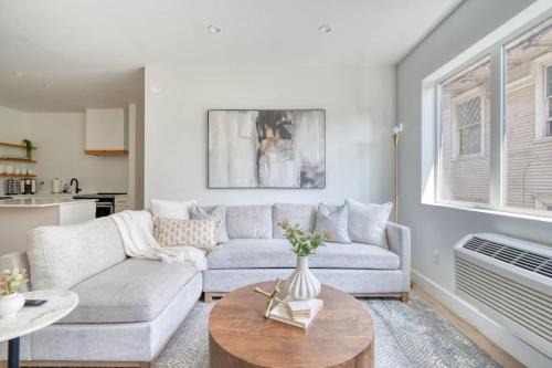 Stay Portland - Private Floor in Magazine Worthy Humboldt Apt Bldg