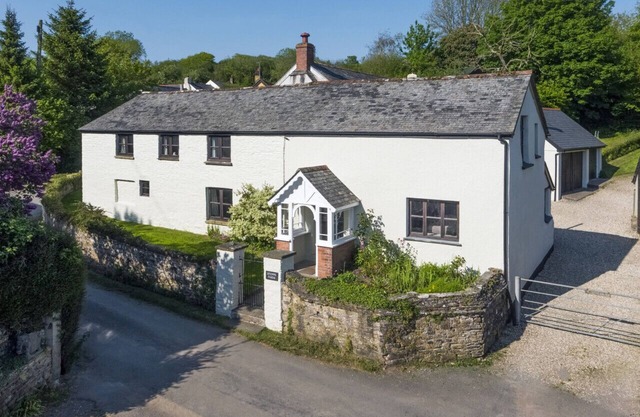 Stepps Farm - Five Bedroom House, Sleeps 12
