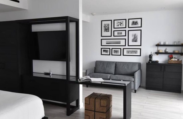 Steps from Beach, Everything You Need For The Perfect Vacation! Pets Are Welcome