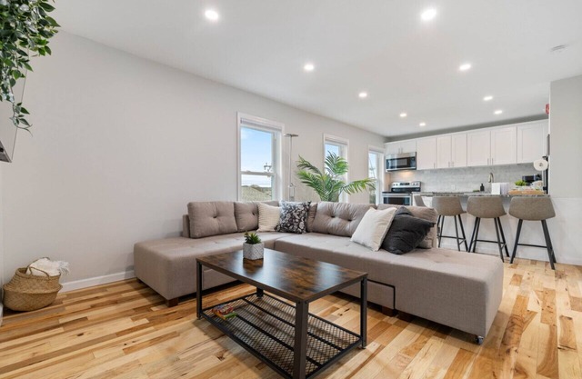 Stevedore Landing-#3 · walk downtown Mystic · train · aquarium