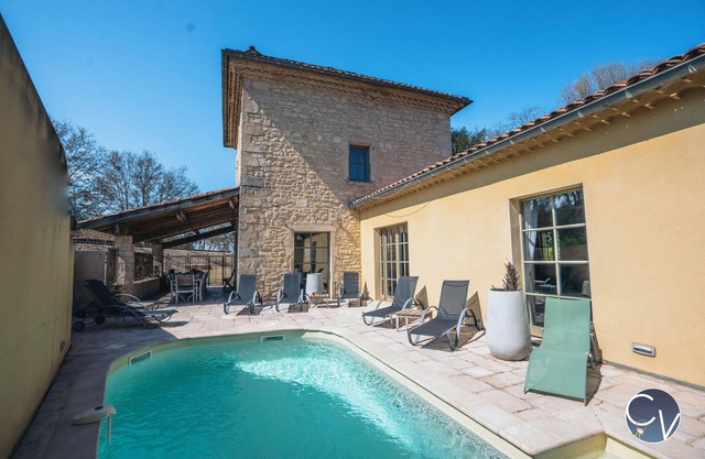 Stone house with swimming pool in Barjac – Sleeps 16 people