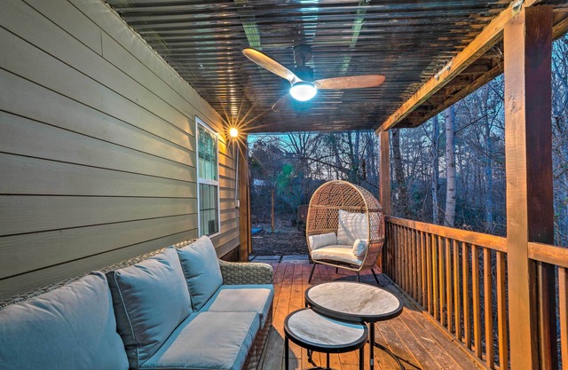 Stonecrest Getaway ~ 18 Mi to Atlanta!