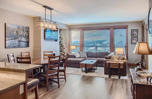 Stonegate Resort Unit B303