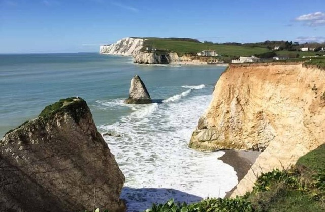 STONEWIND FARM, pet friendly, with a garden in Totland