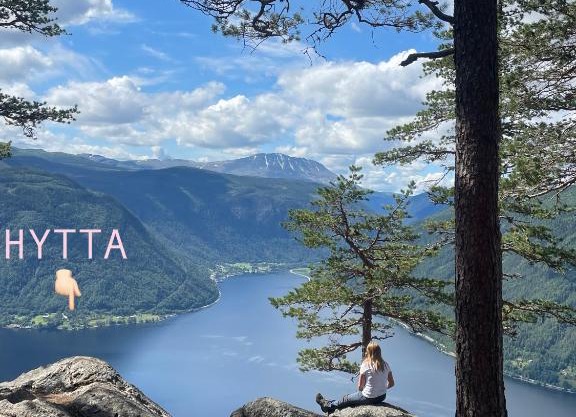 Stor hytte med 4 soverom og panoramautsikt over Tinnsjøen ved Rjukan og Gaustatoppen