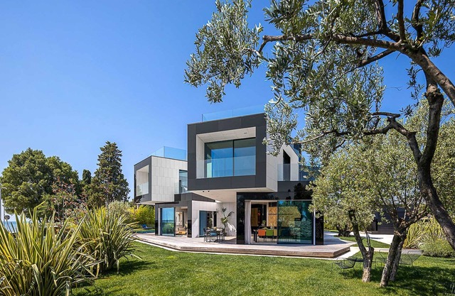 Striking Istria Villa | 5 Bedrooms | Villa Rojska | Beachfront Location | Sauna.