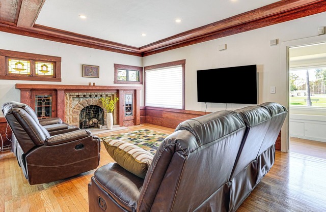 Stroll to SF Bay Beaches! Cozy Home in Alameda